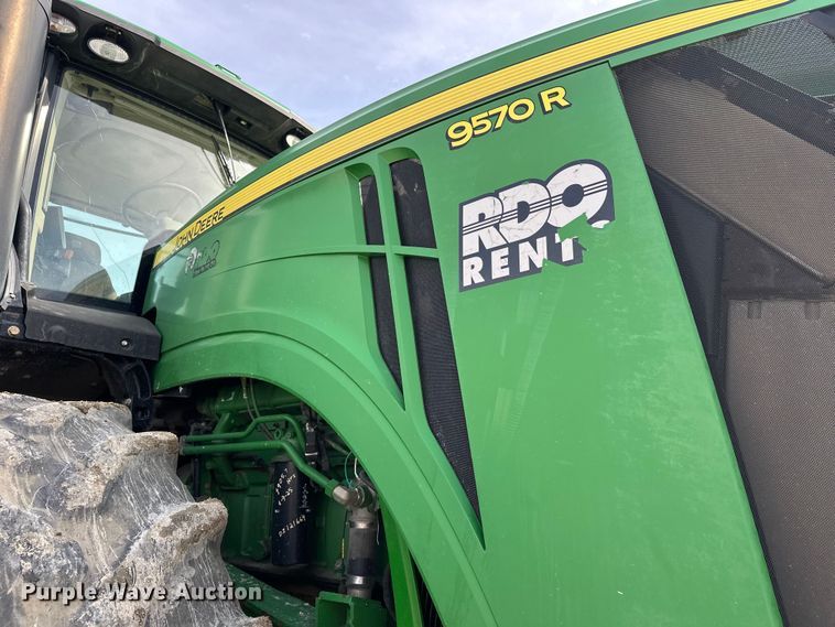 image for item FK1777 2015 John Deere 9570R Scraper Special 4WD tractor