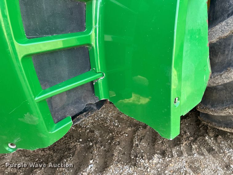 image for item FK1777 2015 John Deere 9570R Scraper Special 4WD tractor