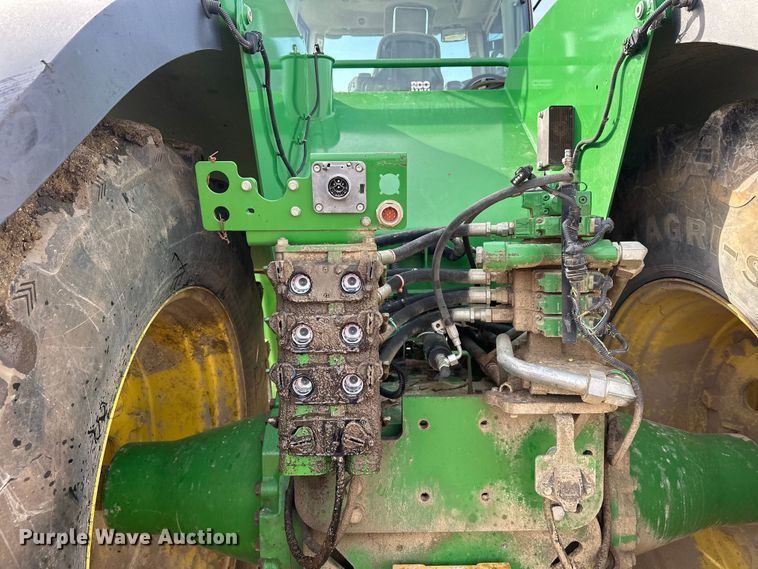 image for item FK1777 2015 John Deere 9570R Scraper Special 4WD tractor