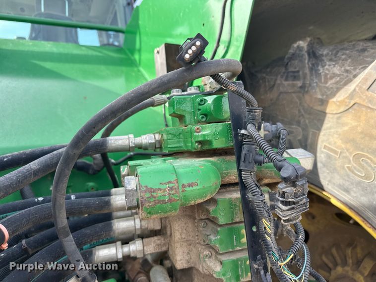 image for item FK1777 2015 John Deere 9570R Scraper Special 4WD tractor