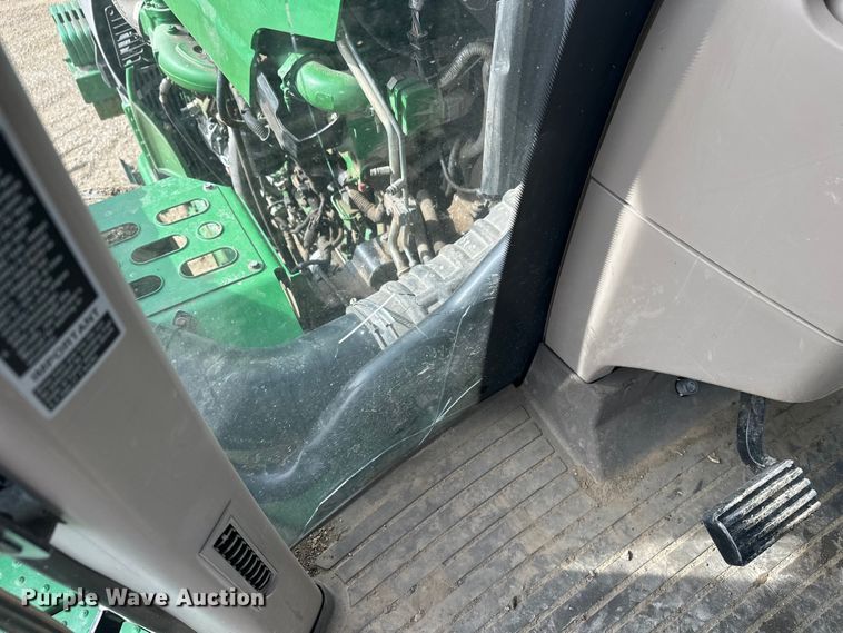 image for item FK1777 2015 John Deere 9570R Scraper Special 4WD tractor