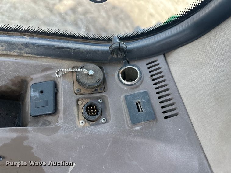 image for item FK1777 2015 John Deere 9570R Scraper Special 4WD tractor