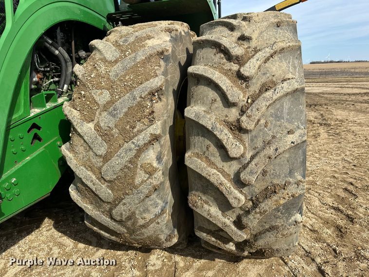 image for item FK1777 2015 John Deere 9570R Scraper Special 4WD tractor