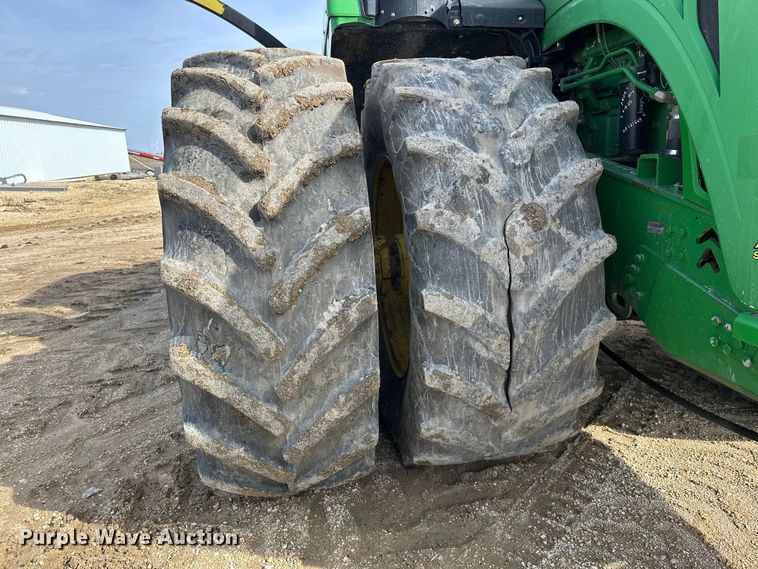 image for item FK1777 2015 John Deere 9570R Scraper Special 4WD tractor