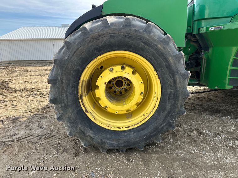 image for item FK1777 2015 John Deere 9570R Scraper Special 4WD tractor