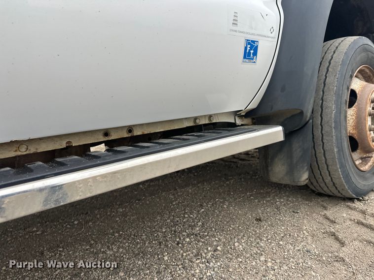 image for item FK1780 2014 Ford F450 Super Duty Crew Cab flatbed truck