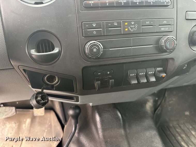 image for item FK1780 2014 Ford F450 Super Duty Crew Cab flatbed truck