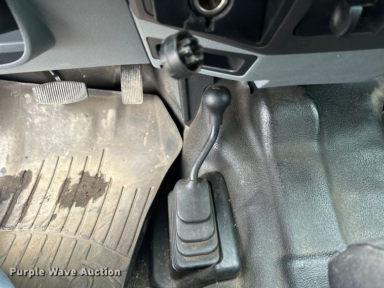 image for item FK1780 2014 Ford F450 Super Duty Crew Cab flatbed truck