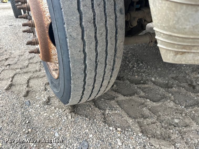 image for item FK1780 2014 Ford F450 Super Duty Crew Cab flatbed truck