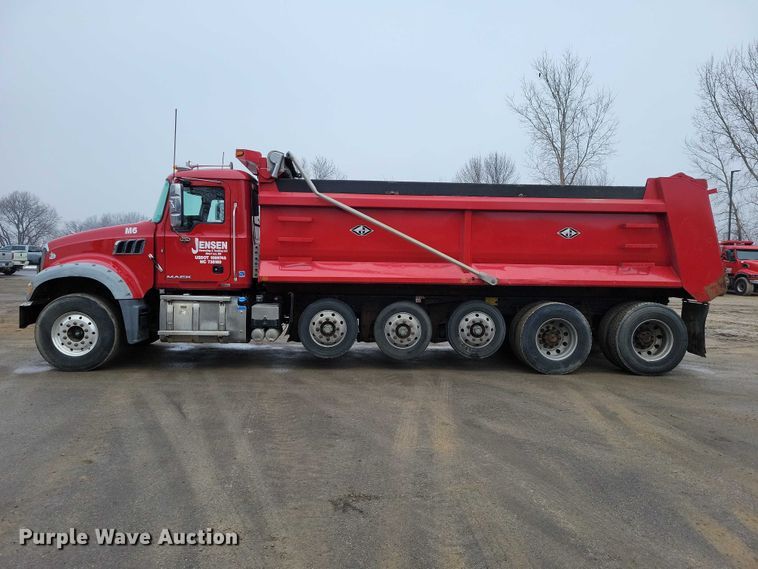 image for item NK9851 2017 Mack Granite GU713 dump truck
