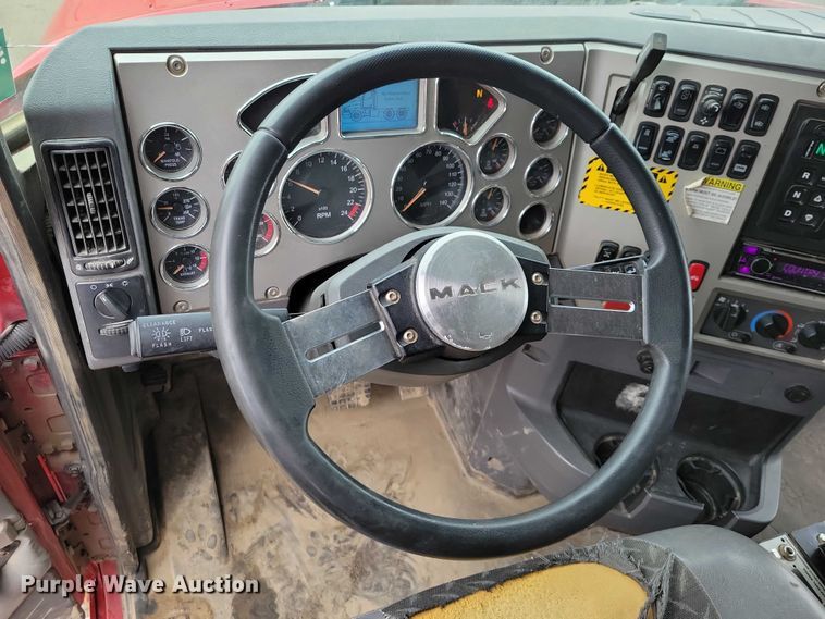 image for item NK9851 2017 Mack Granite GU713 dump truck