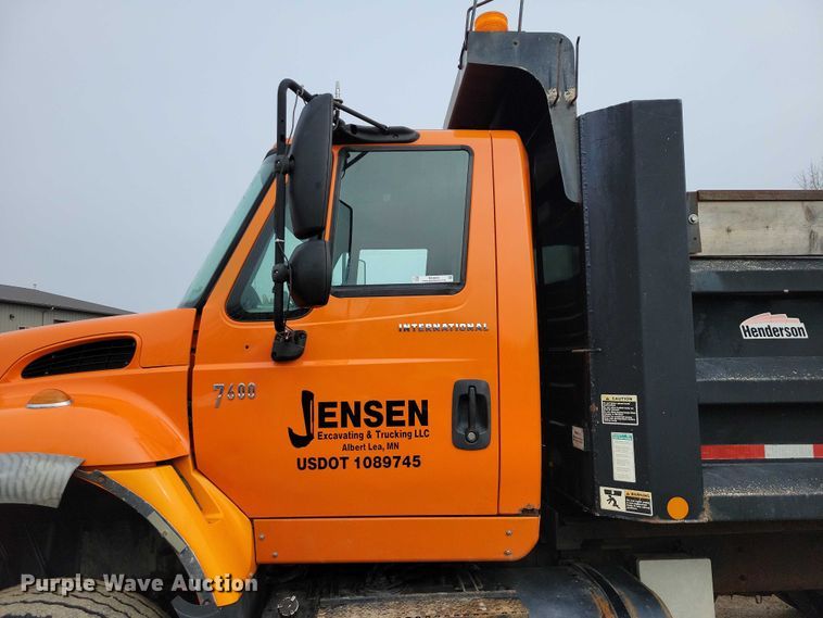 image for item NK9852 2006 International 7600 dump truck