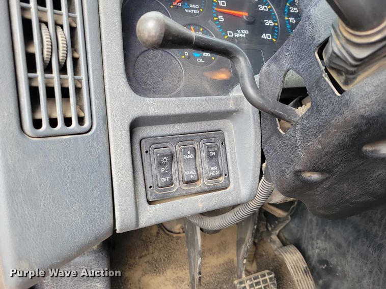 image for item NK9852 2006 International 7600 dump truck