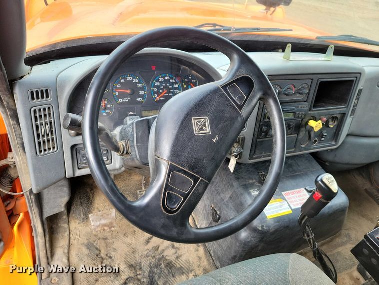 image for item NK9852 2006 International 7600 dump truck