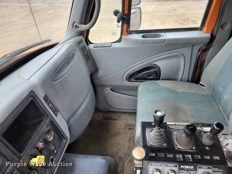 image for item NK9852 2006 International 7600 dump truck