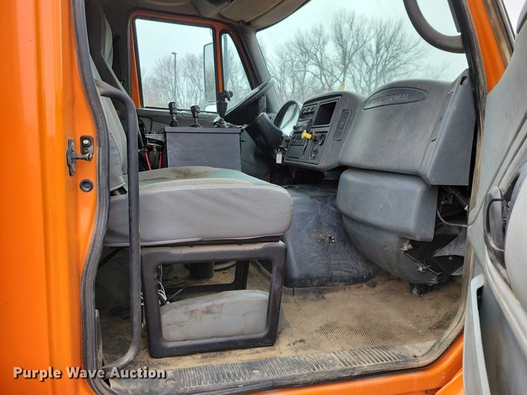 image for item NK9852 2006 International 7600 dump truck