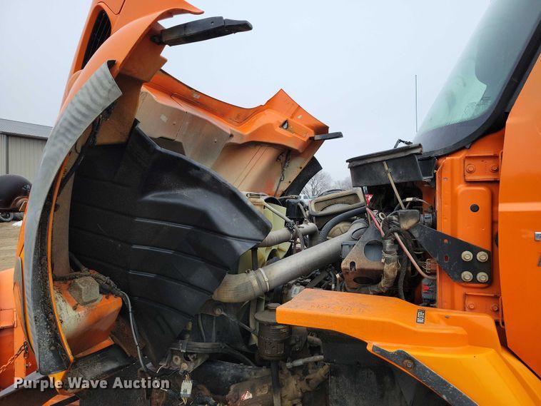 image for item NK9852 2006 International 7600 dump truck