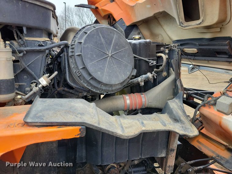 image for item NK9852 2006 International 7600 dump truck