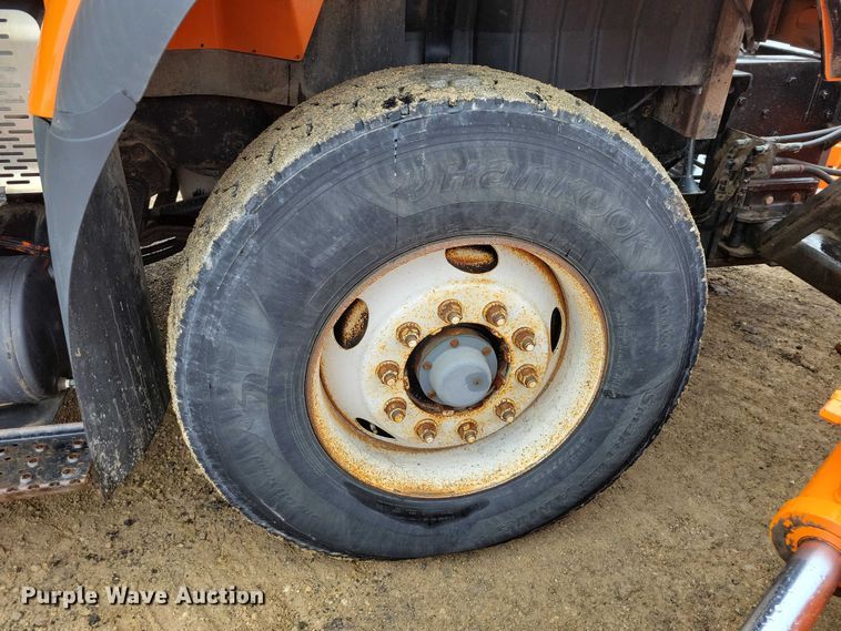 image for item NK9852 2006 International 7600 dump truck