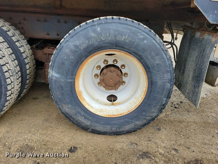 image for item NK9852 2006 International 7600 dump truck