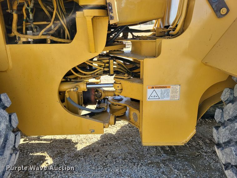 image for item NK9864 1996 Caterpillar IT28F wheel loader