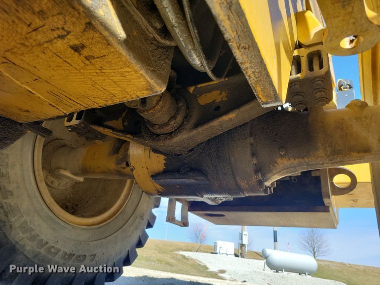 image for item NK9864 1996 Caterpillar IT28F wheel loader