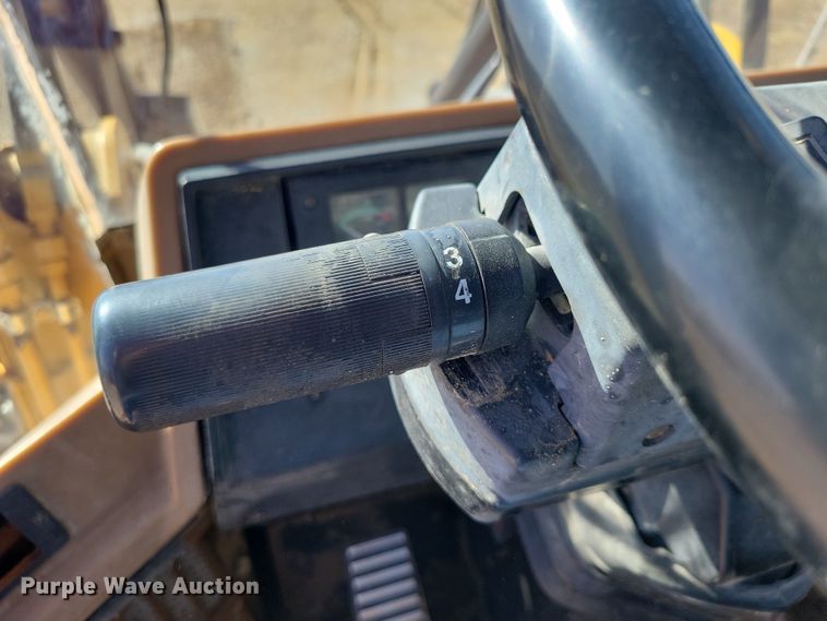 image for item NK9864 1996 Caterpillar IT28F wheel loader