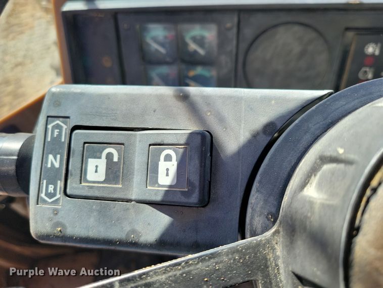 image for item NK9864 1996 Caterpillar IT28F wheel loader