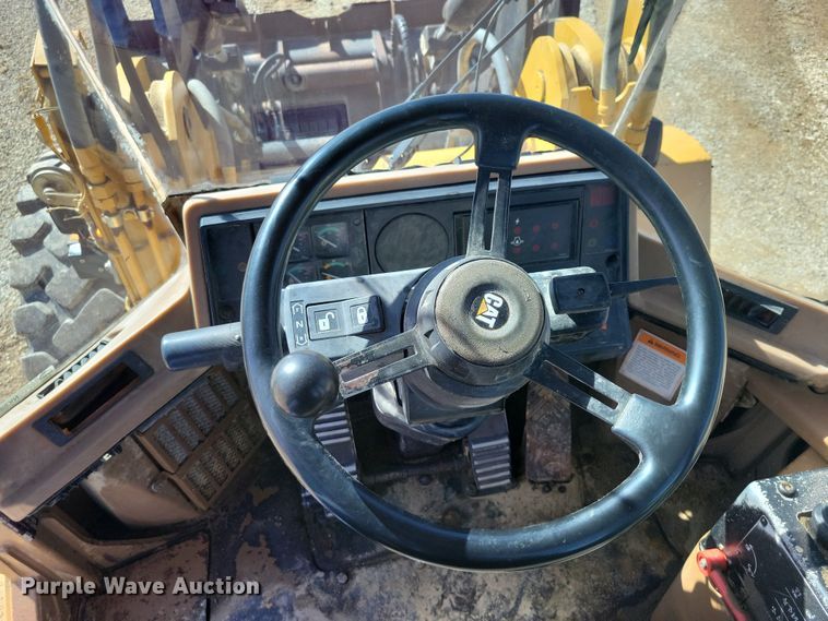 image for item NK9864 1996 Caterpillar IT28F wheel loader