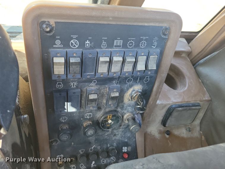 image for item NK9864 1996 Caterpillar IT28F wheel loader