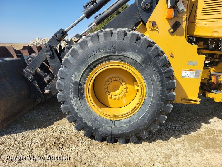 image for item NK9864 1996 Caterpillar IT28F wheel loader