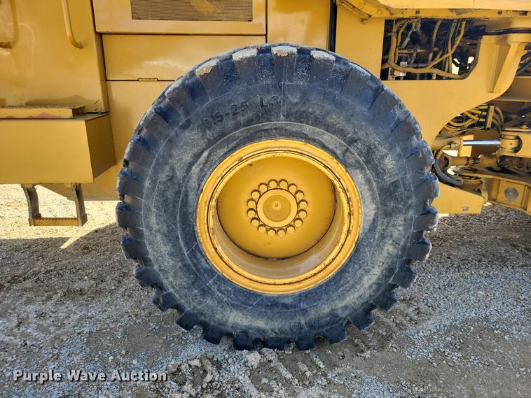 image for item NK9864 1996 Caterpillar IT28F wheel loader