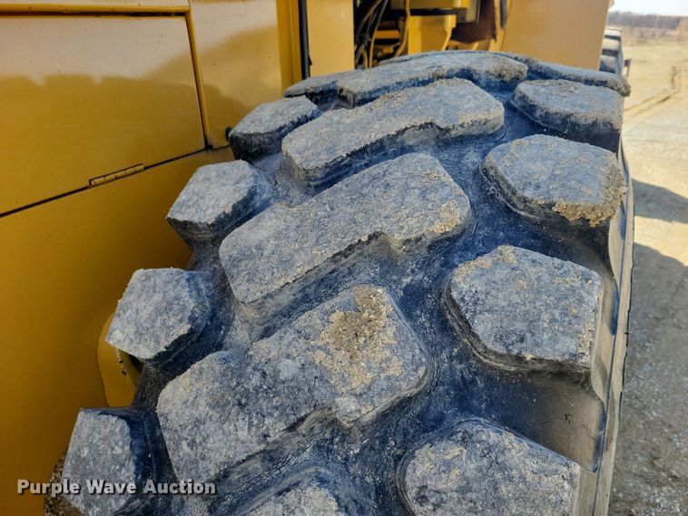 image for item NK9864 1996 Caterpillar IT28F wheel loader