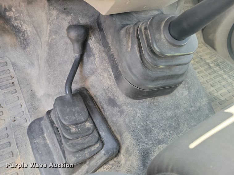 image for item NK9865 2010 Ford F450 flatbed truck