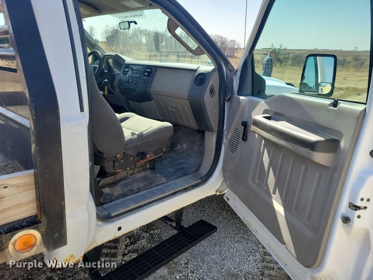 image for item NK9865 2010 Ford F450 flatbed truck