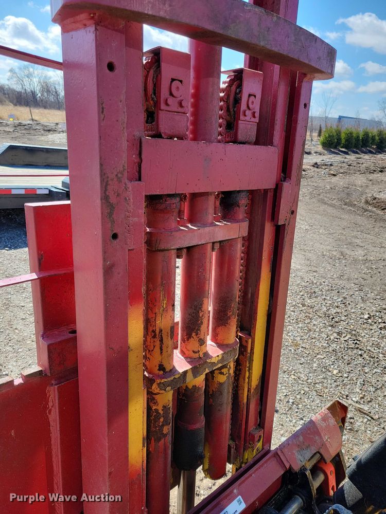 image for item NK9872 Skid steer forklift