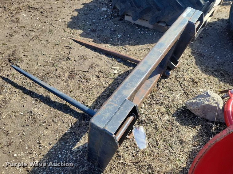 image for item NK9875 John Deere  bale spear