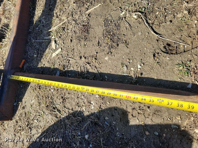 image for item NK9875 John Deere  bale spear