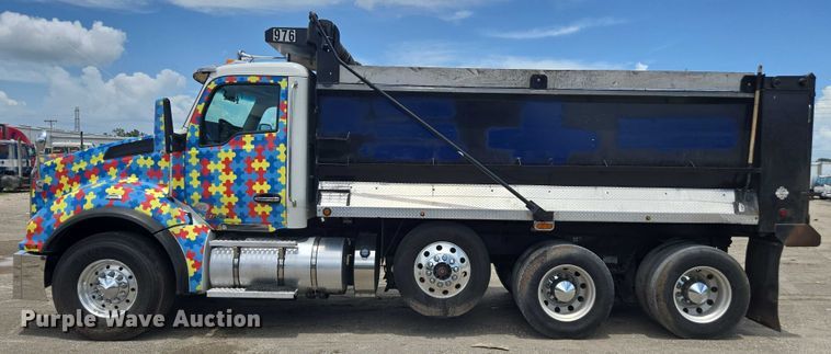 image for item YA0733 2017 Kenworth T880 dump truck