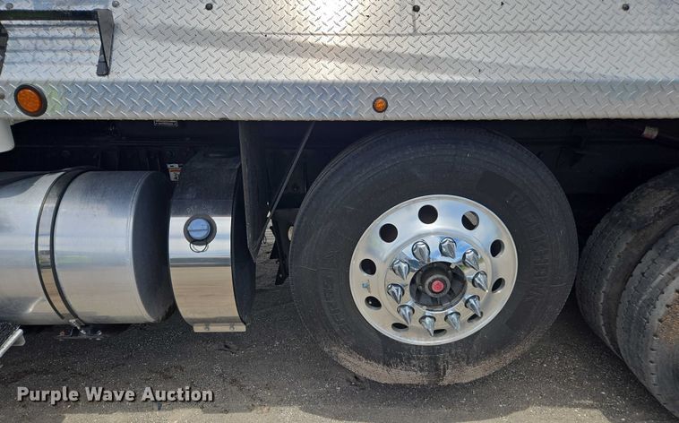 image for item YA0733 2017 Kenworth T880 dump truck