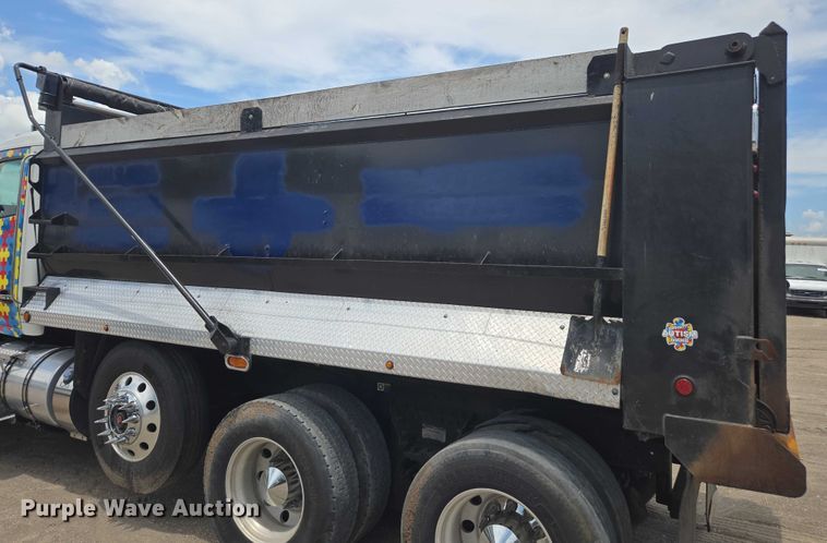 image for item YA0733 2017 Kenworth T880 dump truck