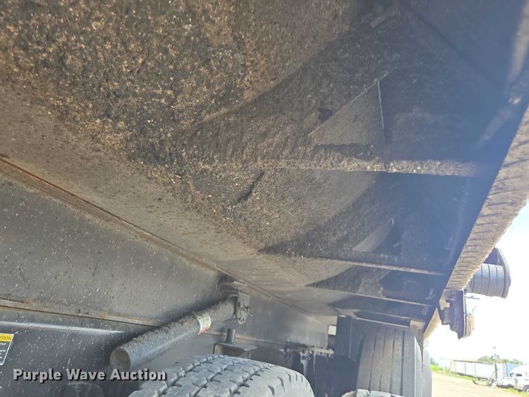 image for item YA0733 2017 Kenworth T880 dump truck