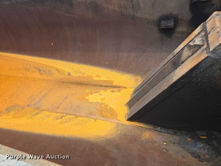 image for item YA0733 2017 Kenworth T880 dump truck