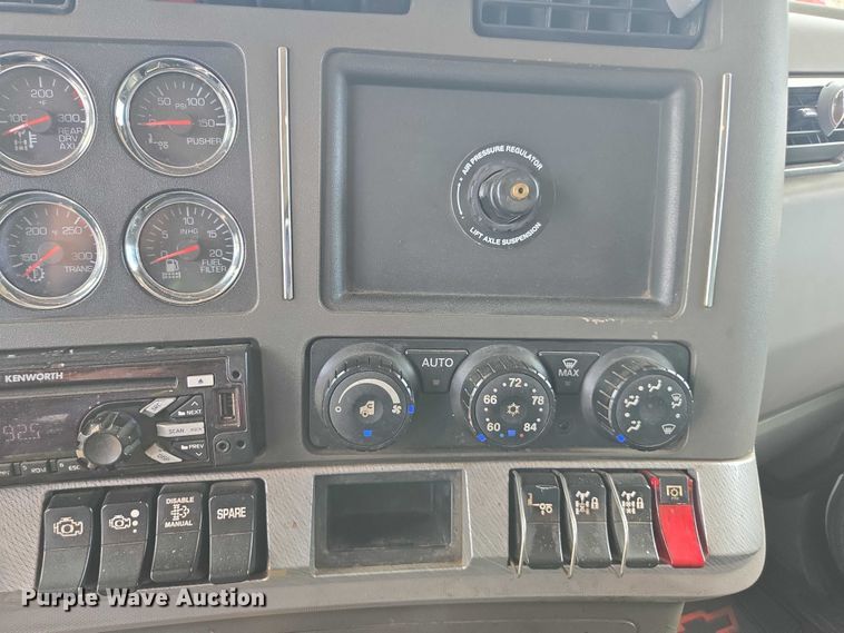 image for item YA0733 2017 Kenworth T880 dump truck