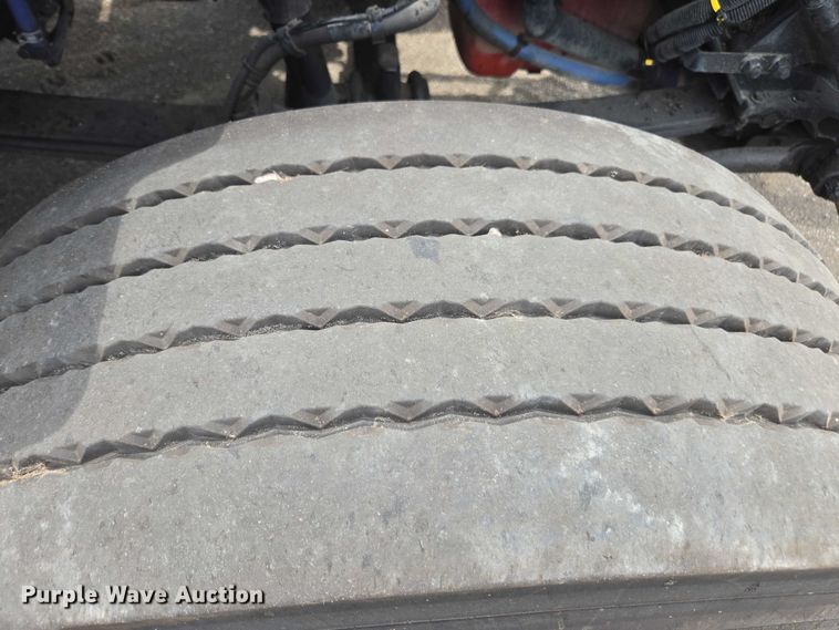 image for item YA0733 2017 Kenworth T880 dump truck