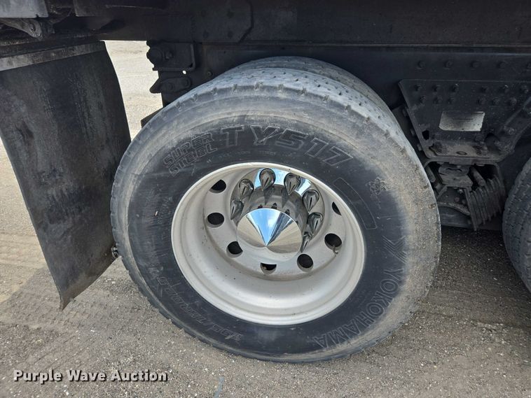 image for item YA0733 2017 Kenworth T880 dump truck