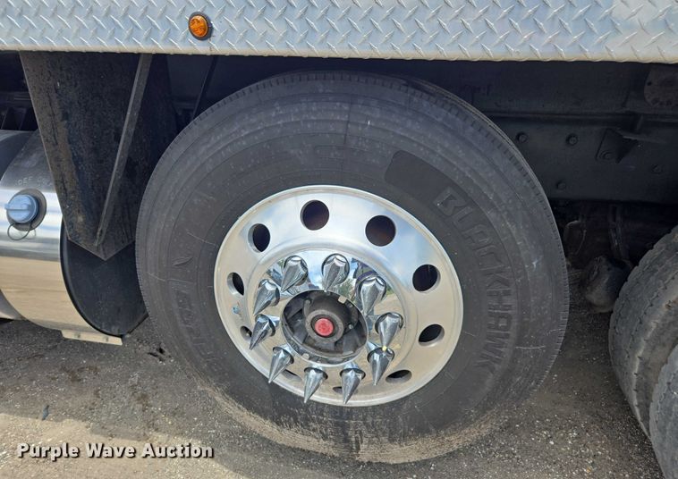 image for item YA0733 2017 Kenworth T880 dump truck