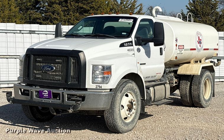 image for item YA1838 2023 Ford F750 Super Duty water truck