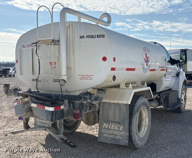 image for item YA1838 2023 Ford F750 Super Duty water truck