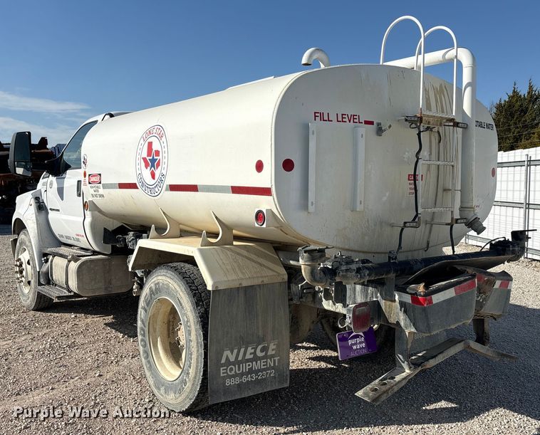 image for item YA1838 2023 Ford F750 Super Duty water truck